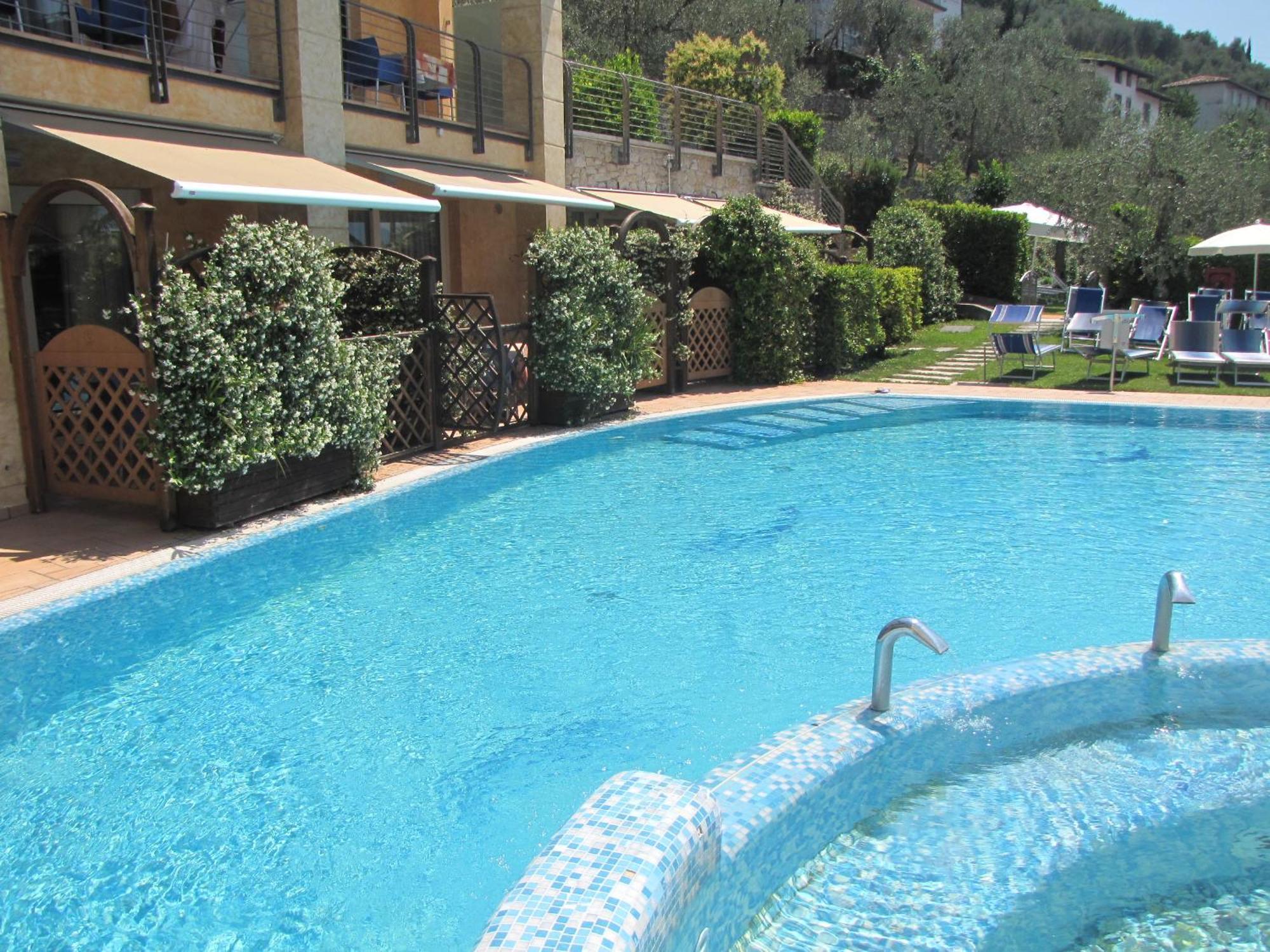 Penthouse Casa Alkea Masse Lake View เบรนโซเน ซูล การ์ดา ภายนอก รูปภาพ