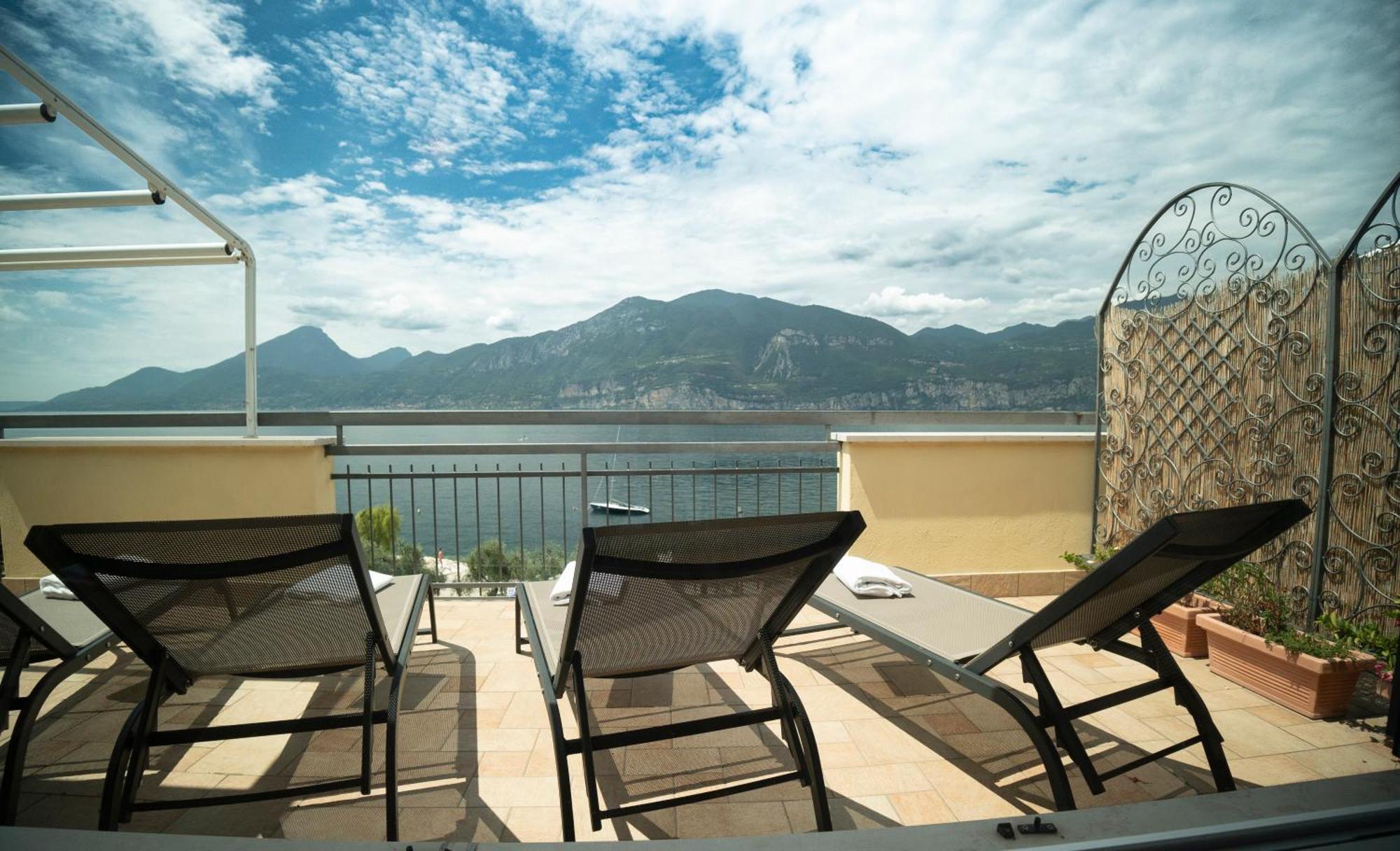 Penthouse Casa Alkea Masse Lake View เบรนโซเน ซูล การ์ดา ภายนอก รูปภาพ