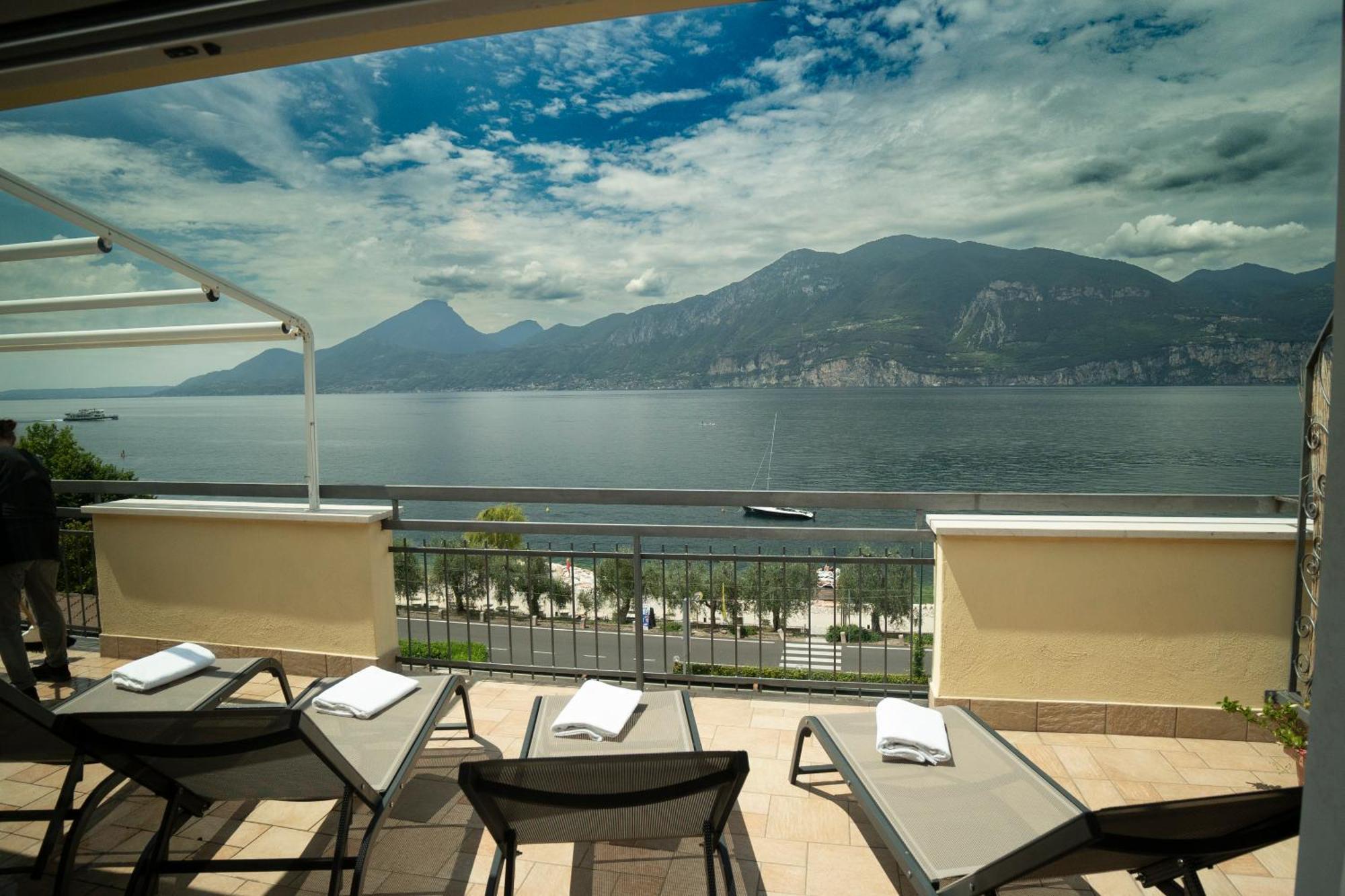 Penthouse Casa Alkea Masse Lake View เบรนโซเน ซูล การ์ดา ภายนอก รูปภาพ